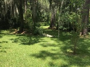 114 Country Club Dr, Savannah, GA 31410