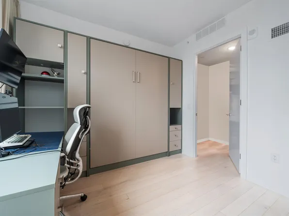 155 Bay Street image 17 of 44