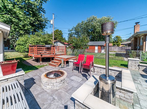 3rd image of 5120 W 107th St