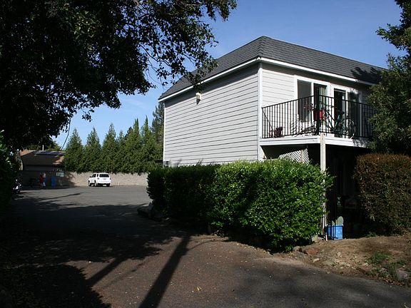 3rd image of 345 Littlejohn Rd