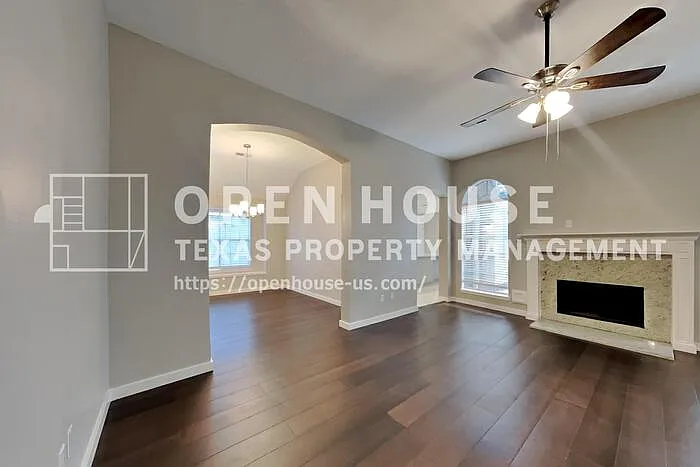 3 bed, 2.0 bath, 1660 sqft, $2,000 — Photo 3