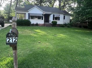 212 Forestdale Dr, Jamestown, NC 27282