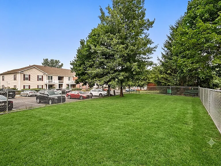 90 Berkley Manor Drive_32