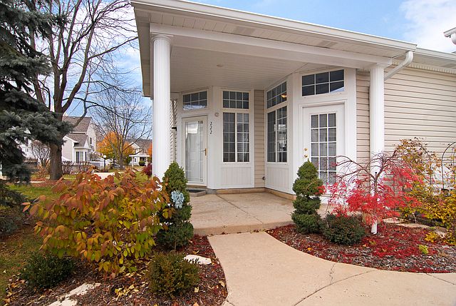 1st image of 222 E Victoria Cir #222