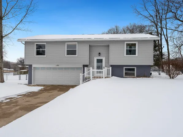 2120 Middlebury Rd, Freeport, IL 61032
