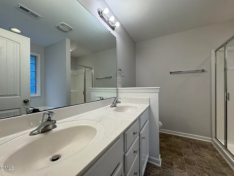 202 Cypress Hill Ln — Photo 25