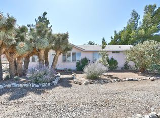 9557 Smith Rd, Phelan, CA 92371