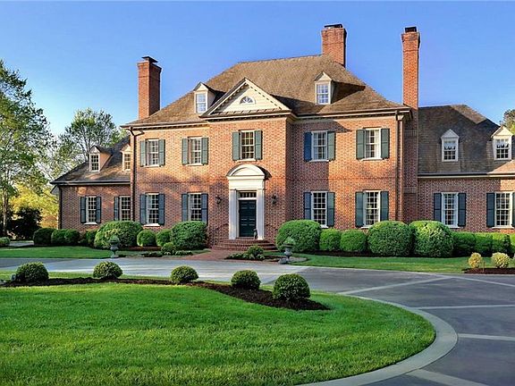 3rd image of 643 Walsing Dr