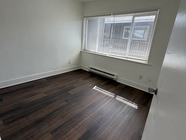 1453 S 308th St #4 — Photo 10