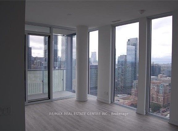 4th image of 28 Wellesley St E Unit 3302