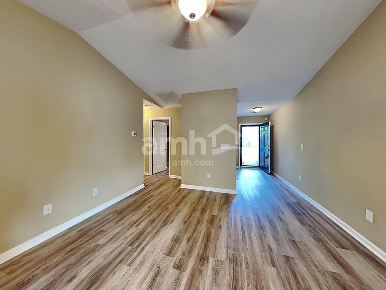 208 Winding Willow Trl — Photo 4