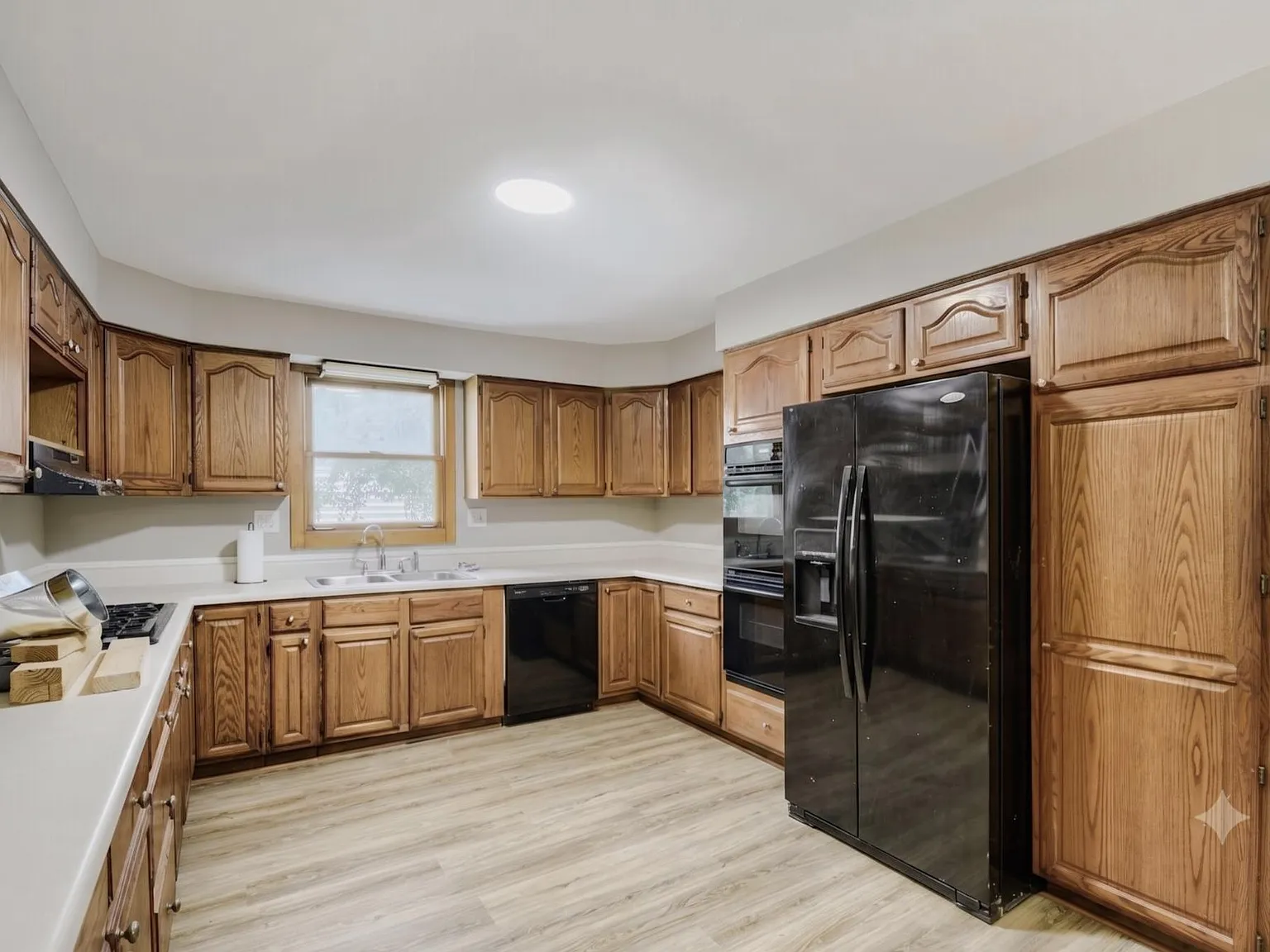 4 bed, 2.0 bath, 1653 sqft, $1,070 — Photo 4