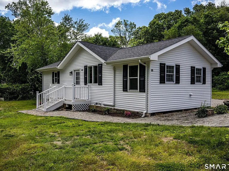 115 Shore Dr — Photo 19