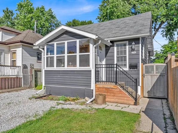3760 Glenfield St, Windsor, ON N9C 2B2