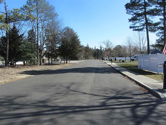 3rd image of 3 Miranda Ln