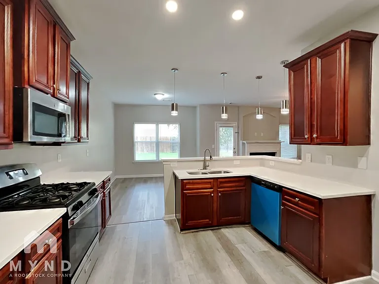 7490 Absinth Dr — Photo 3