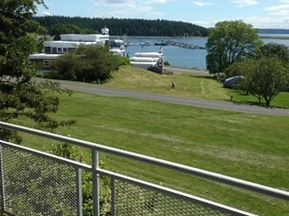 1765 SE 9th Ave APT 101, Oak Harbor, WA 98277