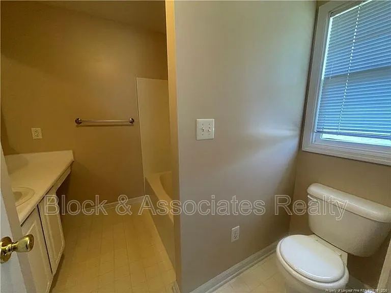 5097 Meadowland Ct — Photo 10