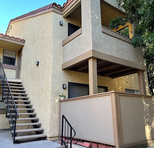 1114 W Blaine St #205 — Photo 3
