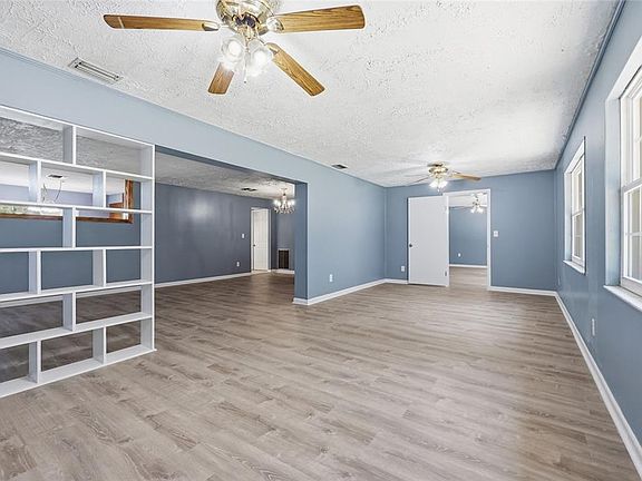 4th image of 9350 NW 114th St