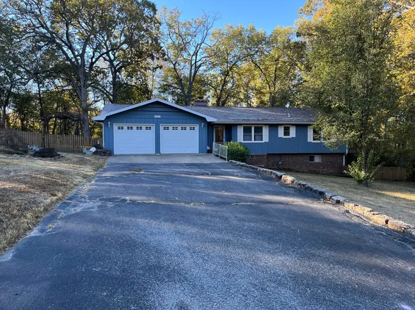 1006 Chinquapin Street, Cassville, MO 65625