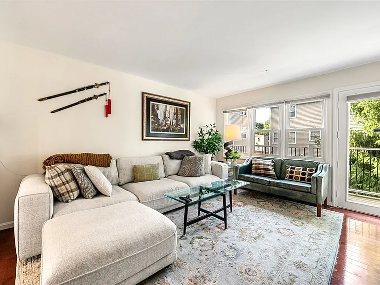 54 Crescent Ave #L — Photo 2