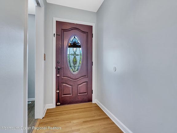 4th image of 254 Quail Ln N