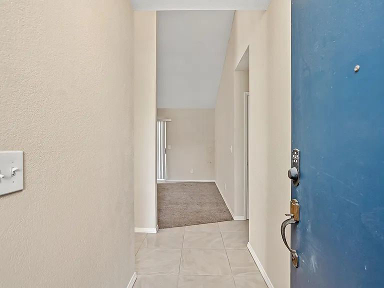 5271 Leon St — Photo 2