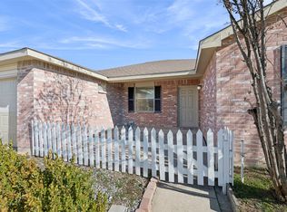 1516 Windy Meadows Dr, Burleson, TX 76028