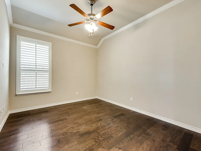 1321 Crescent Cove Dr — Photo 2