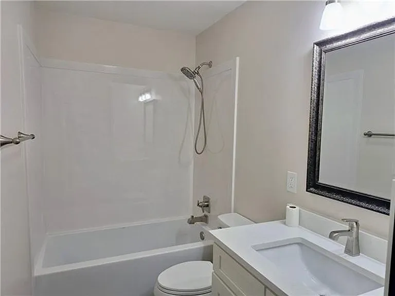 4638 Pontchartrain Dr #R — Photo 8