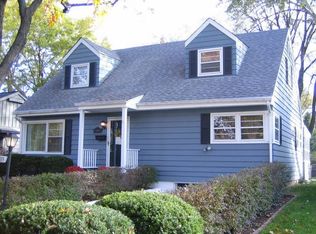 789 Pleasant Ave, Glen Ellyn, IL 60137