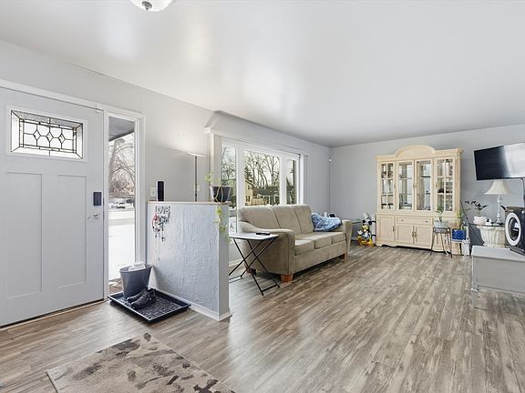 3rd image of 4N212 8th Ave