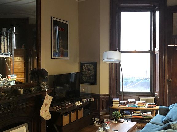 Studio Room