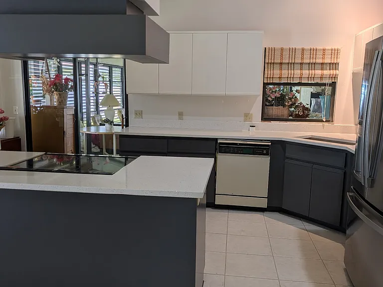2725 Heatherside Ave — Photo 7