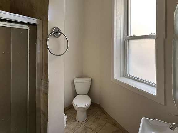 5th image of 7529 N Rogers Ave APT 2