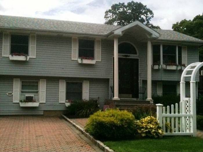 1st image of 1240 Oak Ave