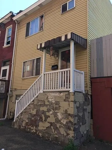 4906 Harrison St photo 1