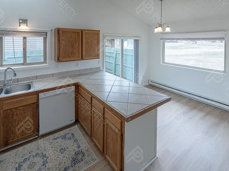 520 Wamsley Way — Photo 5