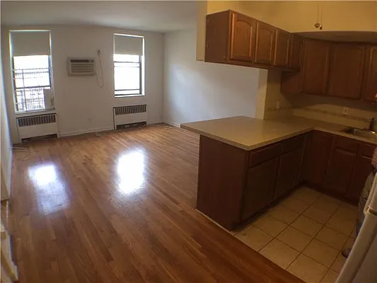 Rented by R New York | media 24