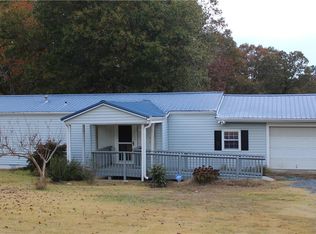 318 Smith Grove Rd, Easley, SC 29640