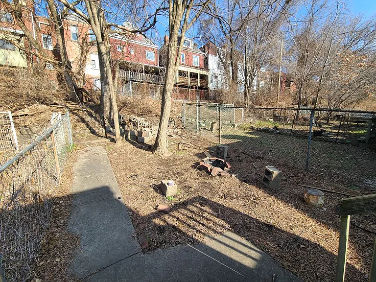 311 Lawn St — Photo 24