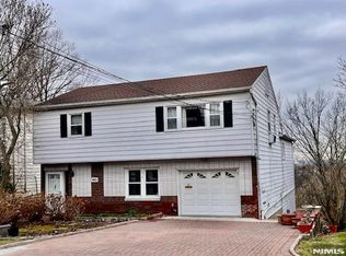 661 Clinton Pl, Ridgefield, NJ 07657