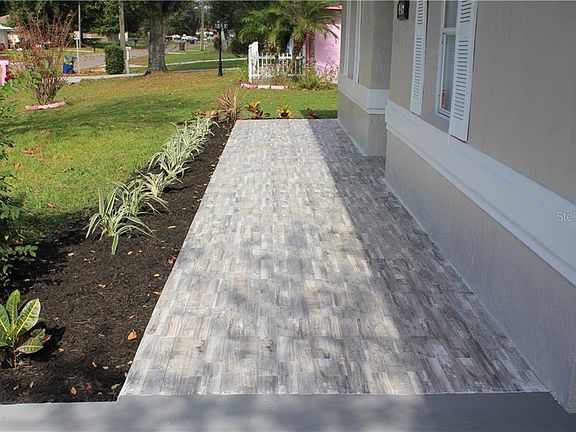 4th image of 449 Honey Bee Ln
