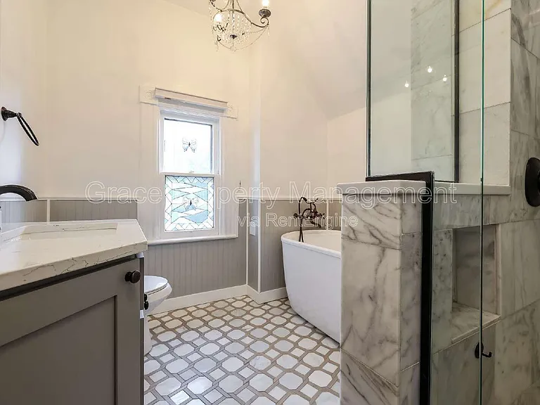 212 W Irvington Pl — Photo 14
