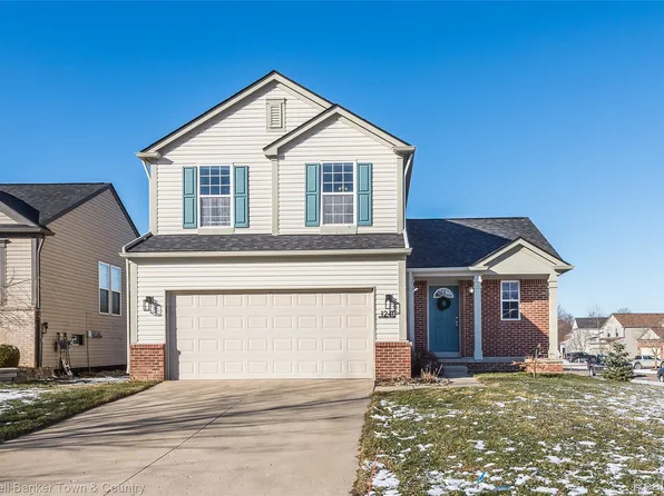 1240 Callaway Ct, Howell, MI 48843