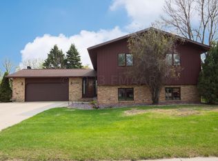 2302 27th Ave S, Fargo, ND 58103