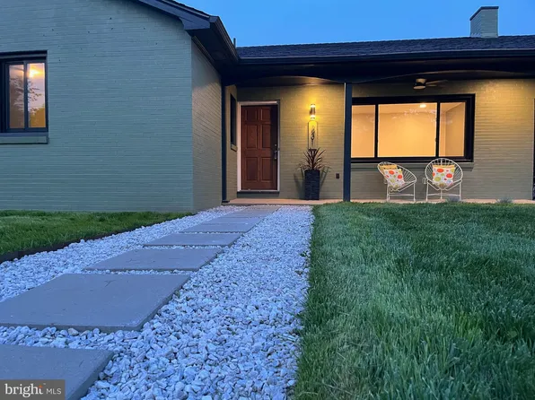 231 N 3rd St, New Freedom, PA 17349