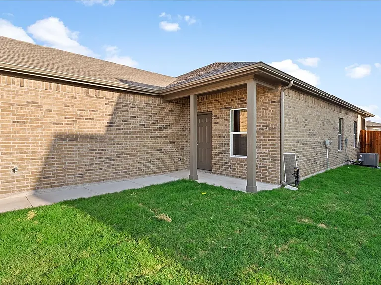 2728-2724 Ginger Ct — Photo 11