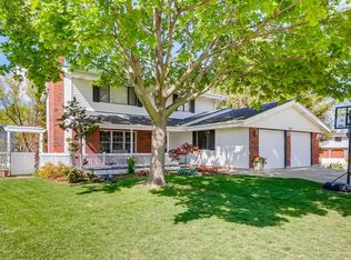 820 Westfield Ln, Schaumburg, IL 60193